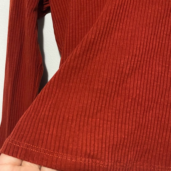 Reformation Paige Long Sleeve Crop Top Terracotta Small - Picture 3 of 5